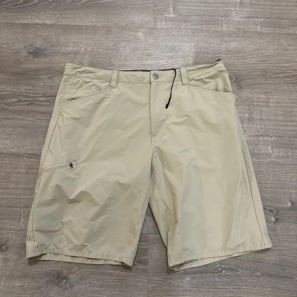 Patagonia Quandary Shorts Mens 40 Tan Beige Hiking Cargo Stretch Nylon
